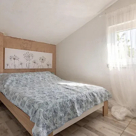 Awesome In With Kitchen Apartment *